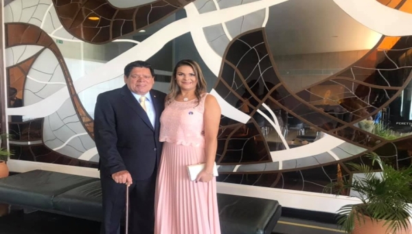 A pedido, Gladson exonera esposa de Flaviano da Secretaria de Produção e Agronegócio