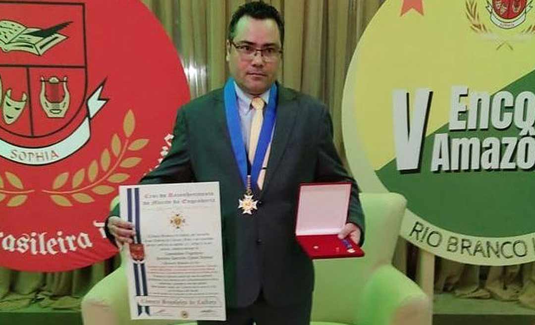 Engenheiro Petronio é homenageado com a mais alta honraria no V Encontro Amazônico, a Comenda da Cruz do Mérito da Engenharia