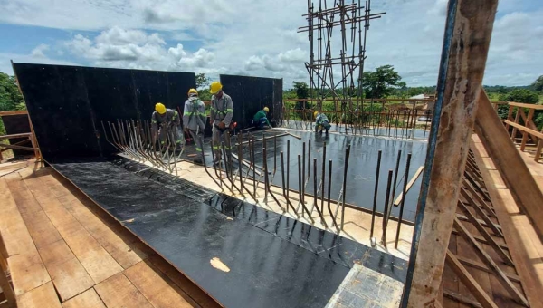 Governo avança na obra da ponte do anel viário de Brasileia e Epitaciolândia
