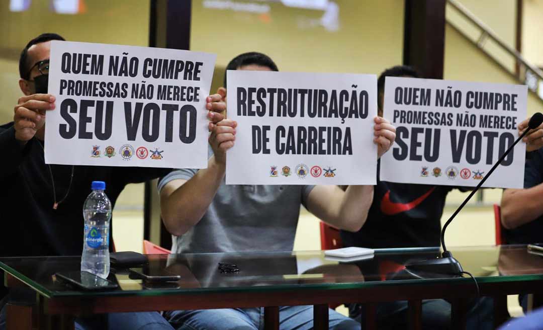 Deputados recebem militares em audiência e discutem titulação e realinhamento