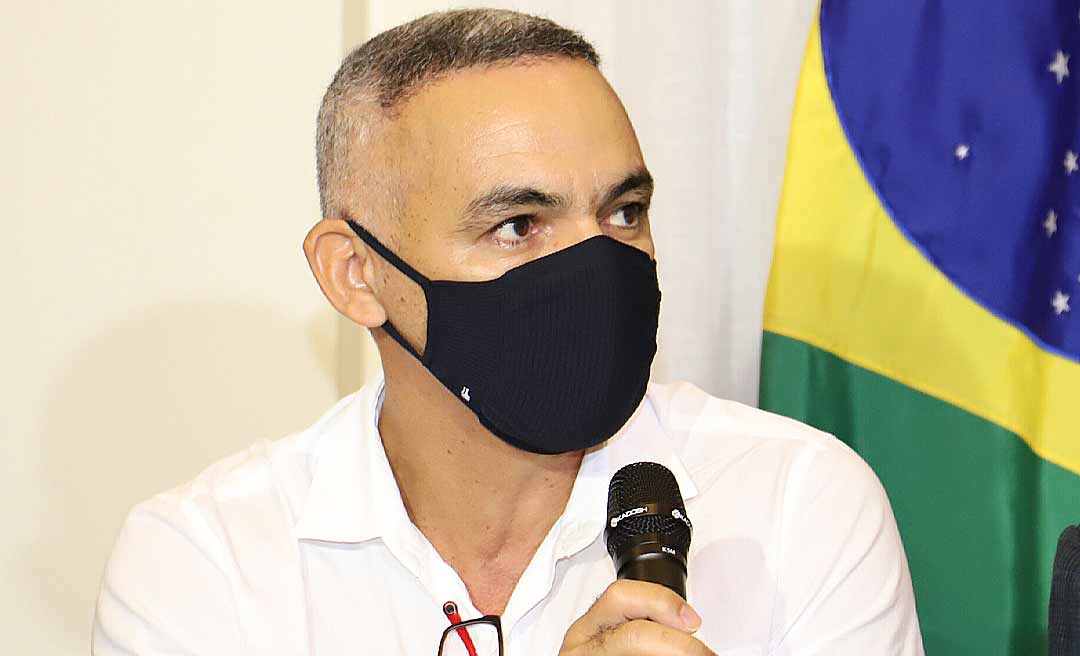 Maioria dos servidores públicos estaduais terá ganho salarial de 26% a 40%, diz Ricardo Brandão