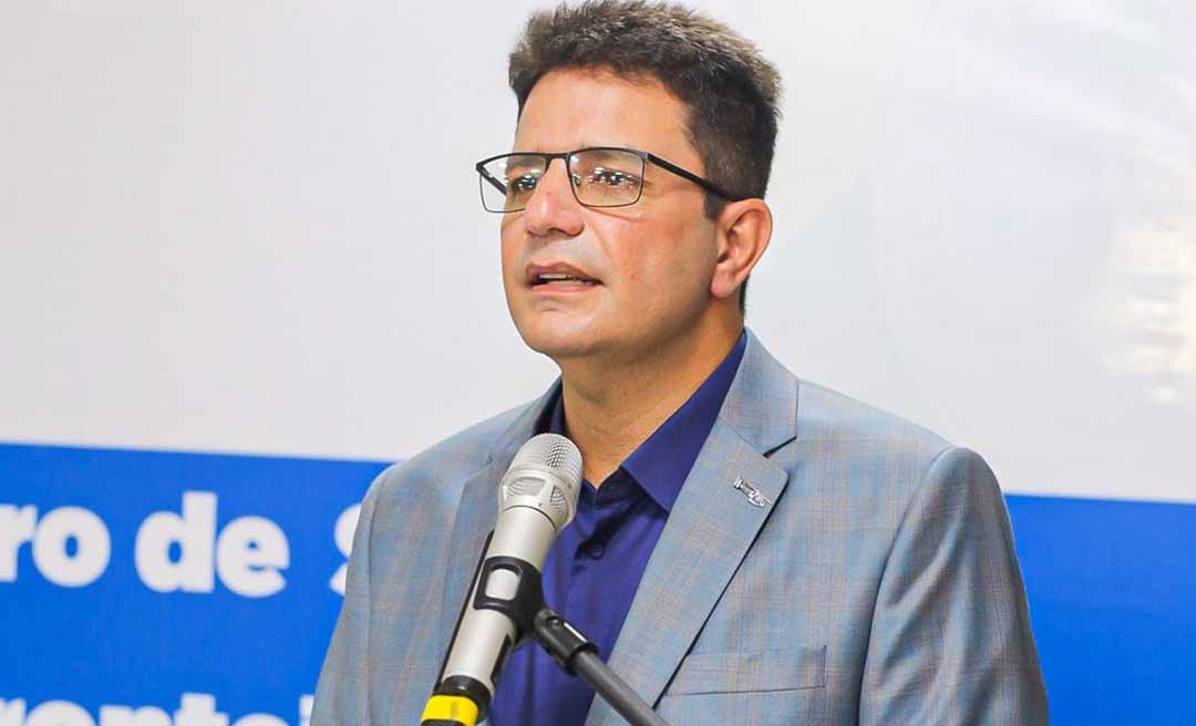 Gladson Cameli anuncia que salário de março será antecipado aos servidores do Estado