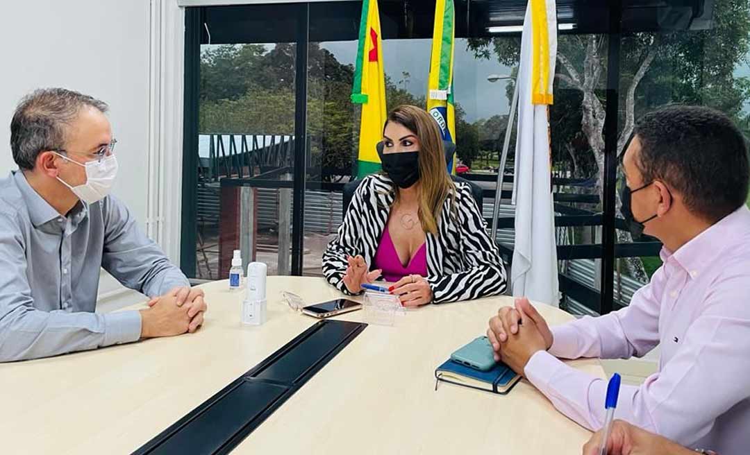 Leo de Brito, Jerry Correia e UFAC fecham parceria para a implantação do curso Economia em Assis Brasil