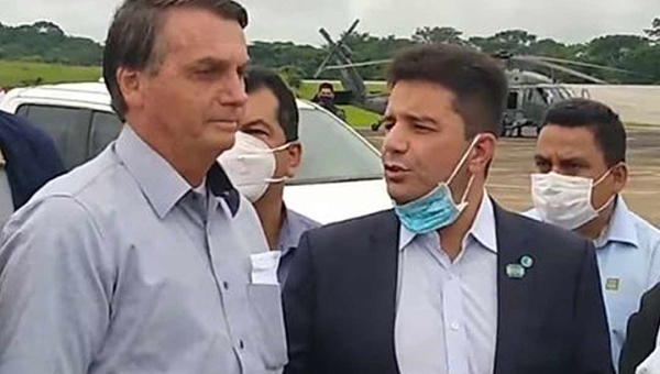 Sem perder tempo, Gladson participa das três agendas de Bolsonaro no Acre