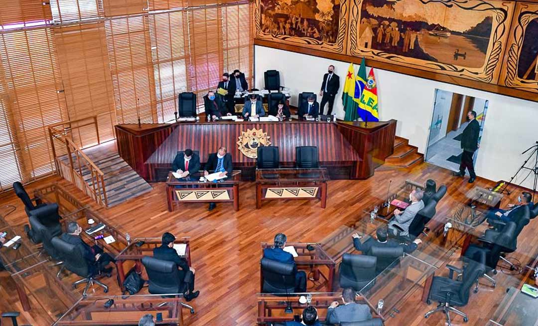 Com 13 vetos trancando a pauta da Aleac, governo retarda envio de projetos dos servidores