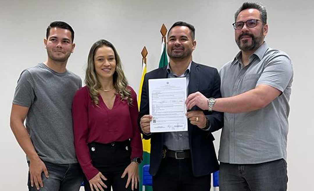 Alan Rick reforça apoio à segurança pública em assinatura da ordem de serviço para construção do estande de tiro da polícia penal