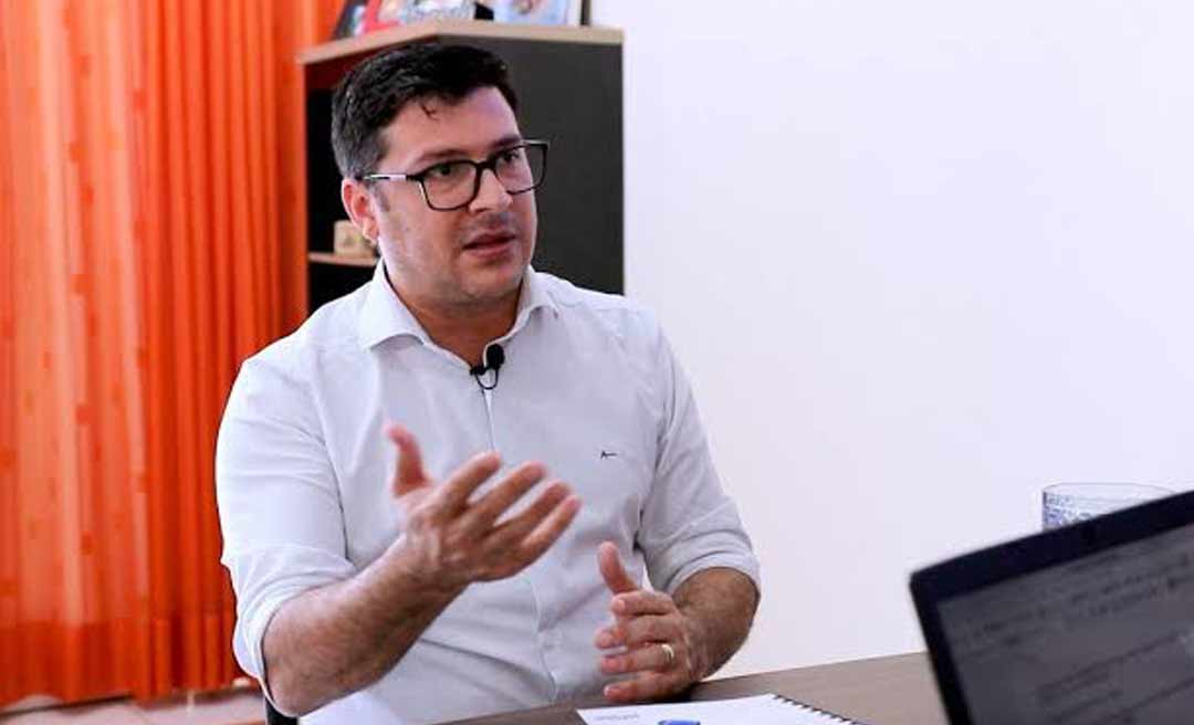 Sob o comando de Cirleudo Alencar, obras de pavimentação no Portal da Amazônia entram na reta final