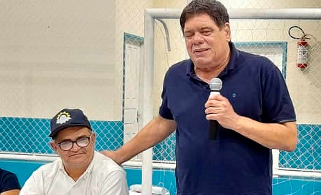 Flaviano consegue liberação de quase R$ 1 milhão em emendas para recapear ruas de Manoel Urbano
