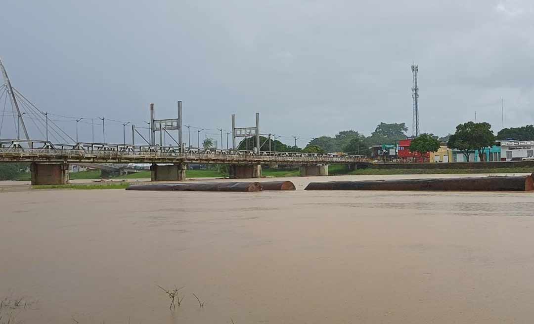Rio Acre chega a quase 15m e já atinge cerca de 200 famílias em Rio Branco