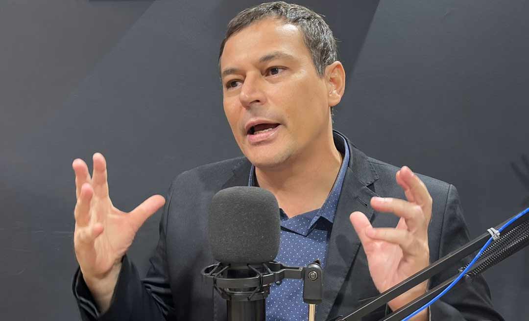 “Para ser senador tem que saber muito mais do que vender gasolina e pedir votos”, diz Sanderson Moura