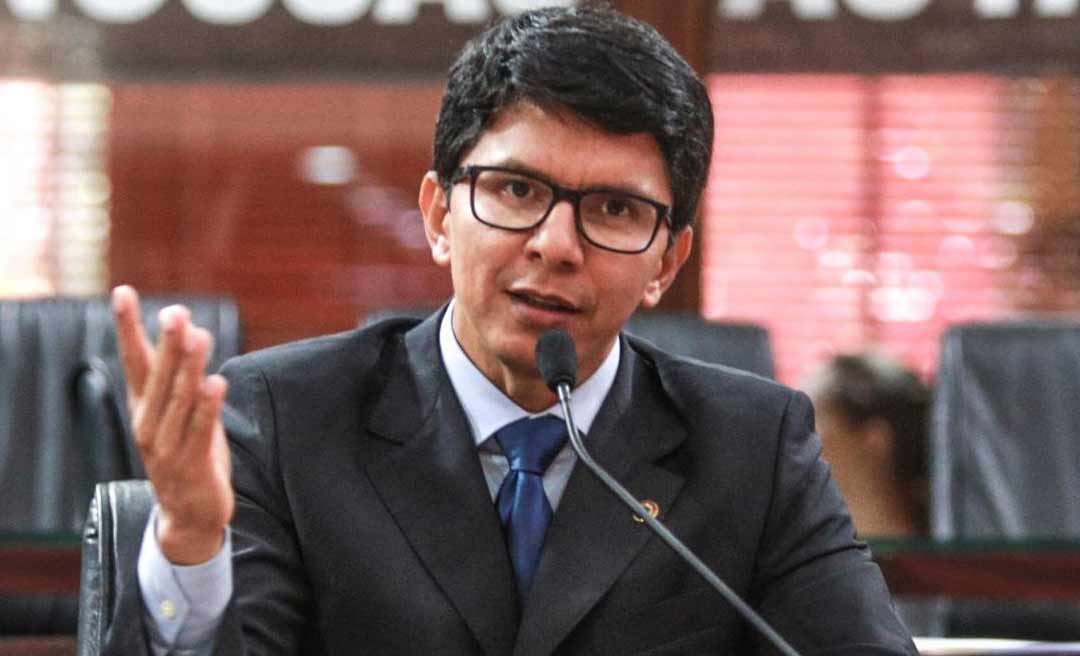 “Não faço parte da lista. Quando o Jorge Viana decidir o que ele quer ser a gente conversa”, diz Jenilson