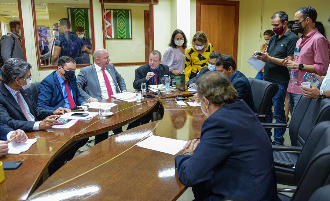 Bloco de deputados radicaliza e apresenta emenda de reajuste do servidor de 10,06%