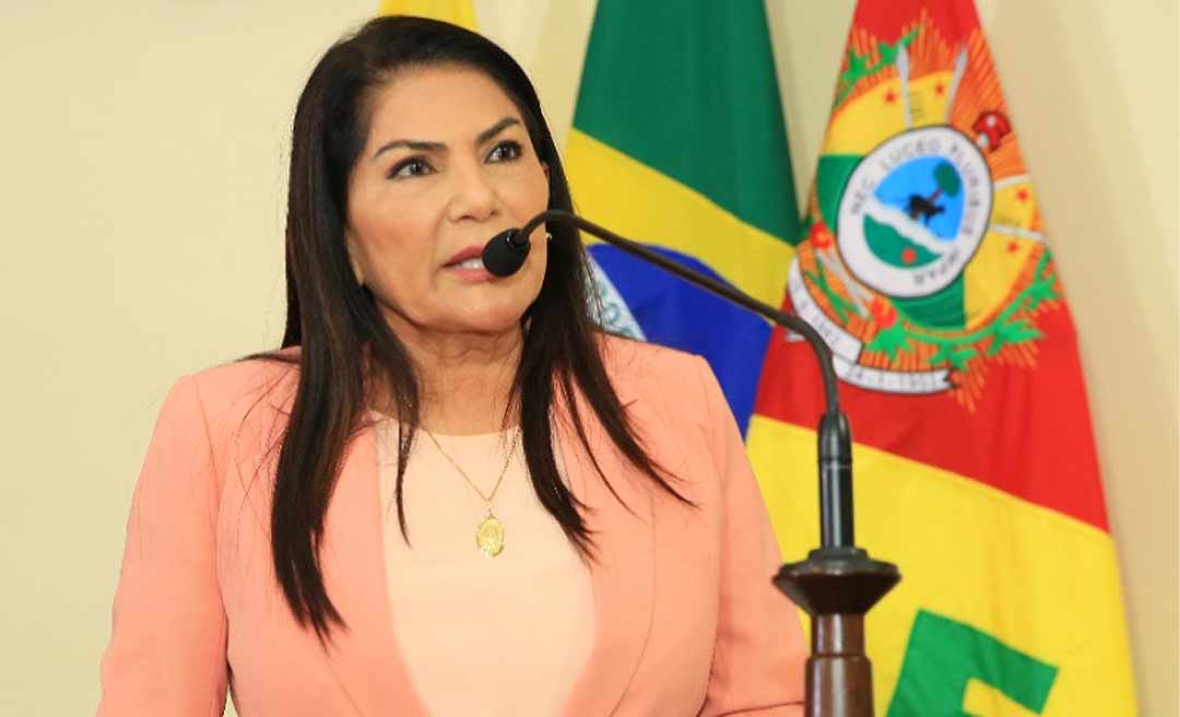 Antonia Sales questiona erro do governo na tabela dos plantões da Saúde: “como falha?”