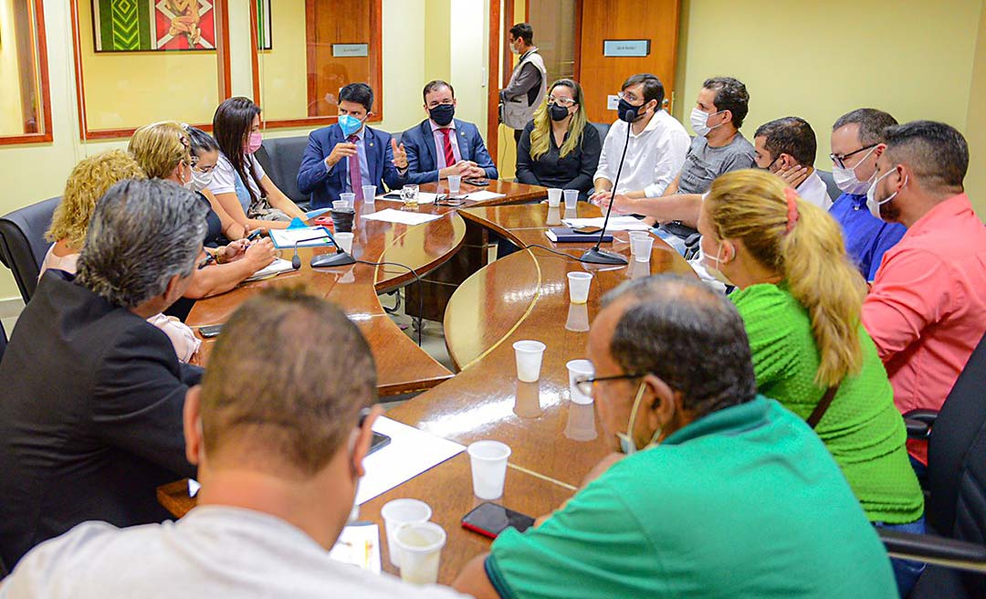 Governo erra e manda novo projeto com a tabela de plantões para a Saúde