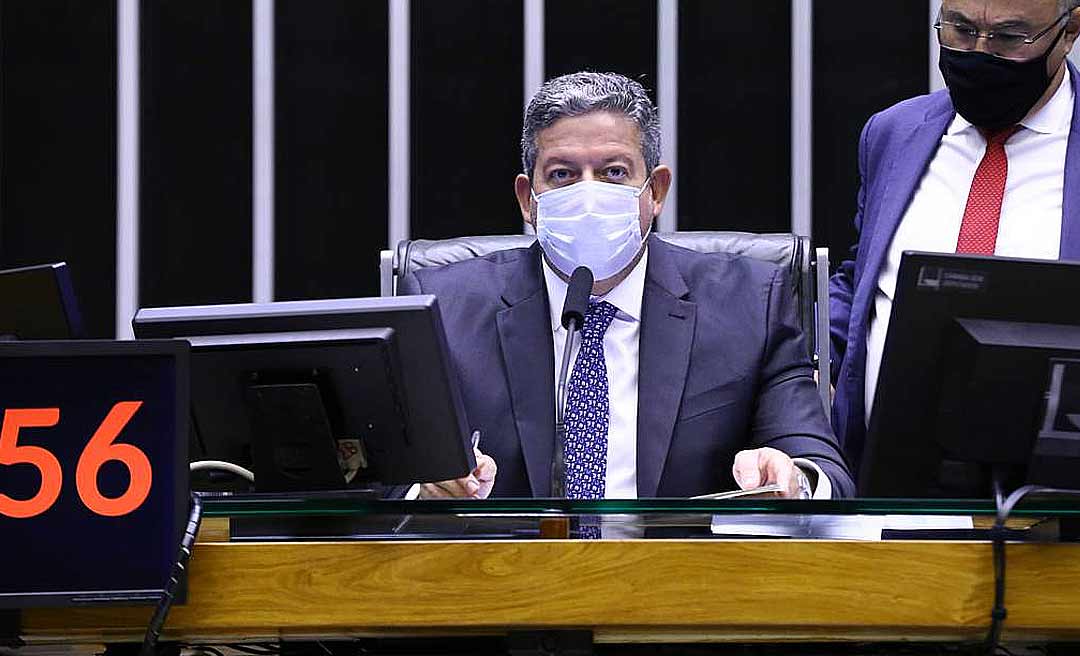 Lira sobre Petrobras: 'Tem que pegar um arcebispo para ser diretor?'