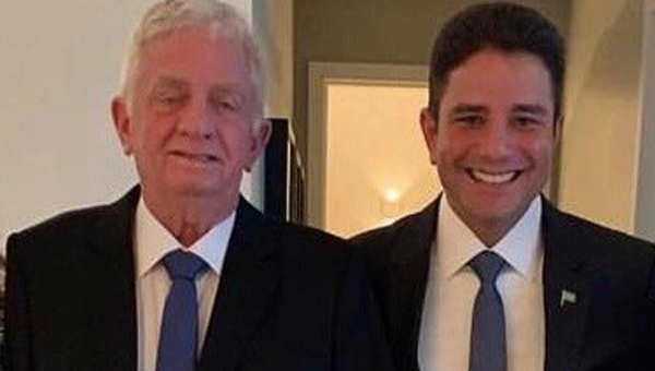 Juíza do AM manda portal retirar do ar acusações de corrupção contra Gladson e Eládio, pai do governador