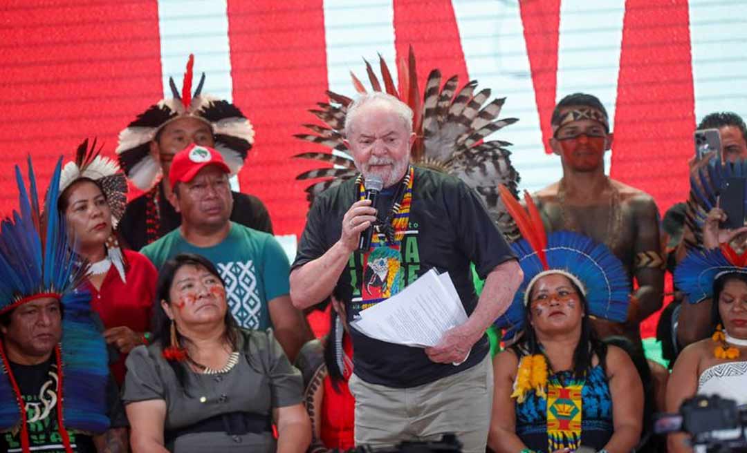 Lula promete ministério e fim de proposta de exploração das terras indígenas