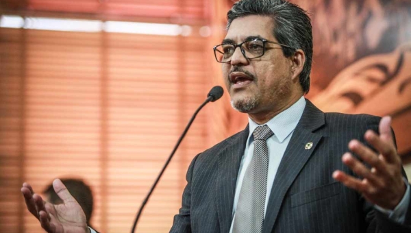 Edvaldo Magalhães quer explicações do Deracre sobre recuperação de pistas de aeródromos recém-entregues pelo governo