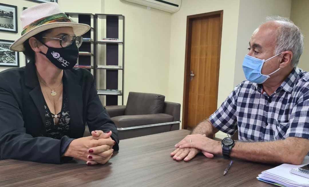 Bocalom ia receber manifestantes, mas volta atrás e assessoria avisa que ele não retornará à prefeitura nesta terça