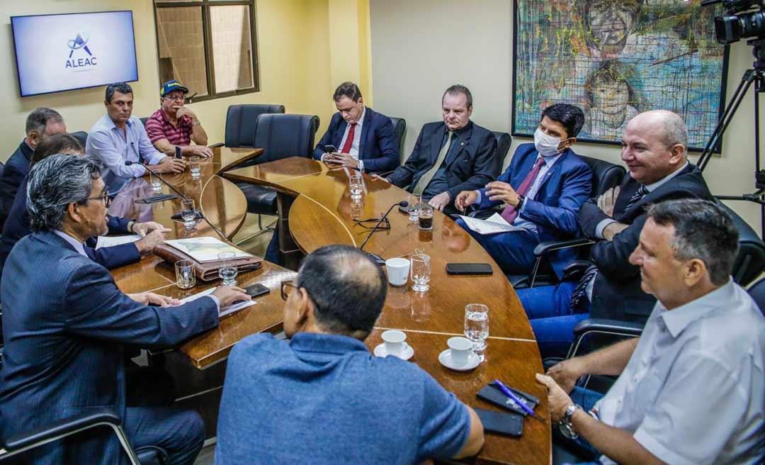 Deputados recebem produtores rurais para discutir a pauta do bezerro, que visa redução de 66,67%