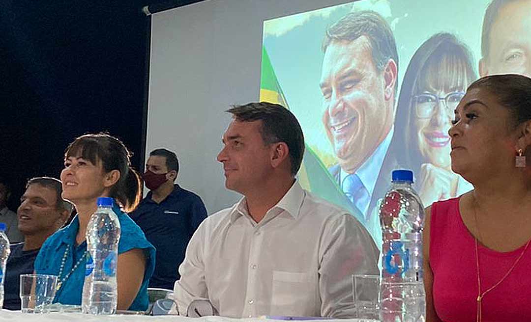 “A chapa dos sonhos é Márcia e Gladson”, diz Flávio Bolsonaro no Acre