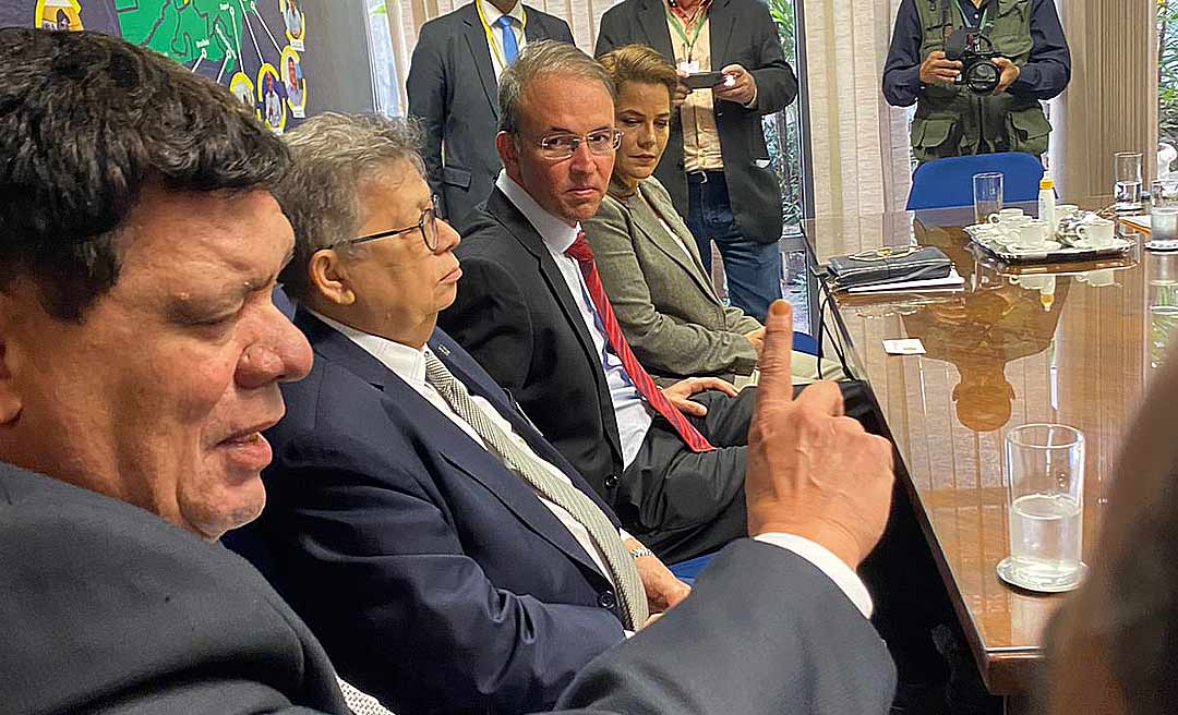 Flaviano questiona companhias aéreas sobre preço alto das passagens no Acre e promete “engrossar” o debate na Câmara