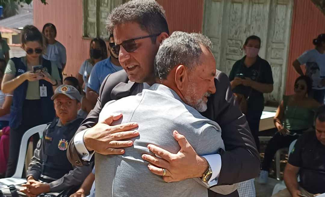 “Se o PDT deixar de ser base, eu continuo base do governo”, diz prefeito Padeiro a Gladson Cameli