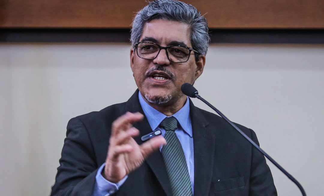 Edvaldo Magalhães diz que governo peca ao não planejar o início do ano letivo na zona rural por falta de transporte escolar