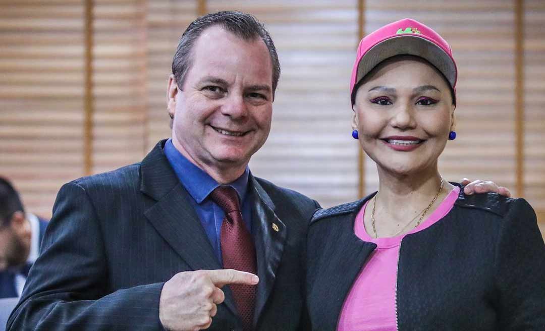 Pedro Longo homenageia Jéssica Sales na Aleac e diz que deputada é inspiração para as mulheres