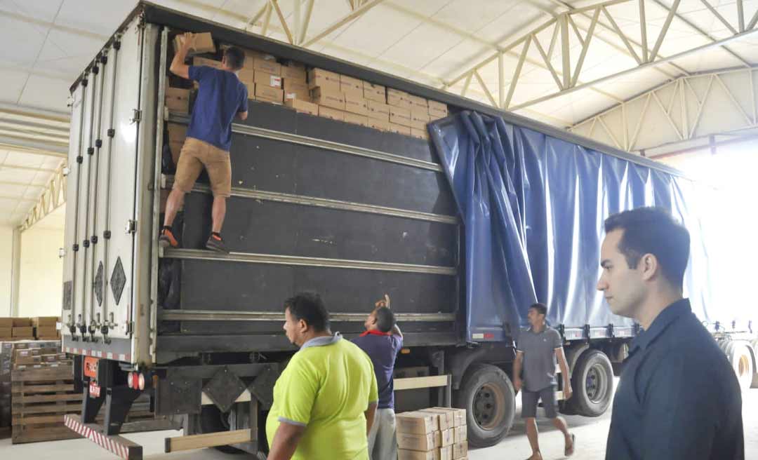 Governo do Acre recebe doação de 200 mil bolsas de paracetamol injetável