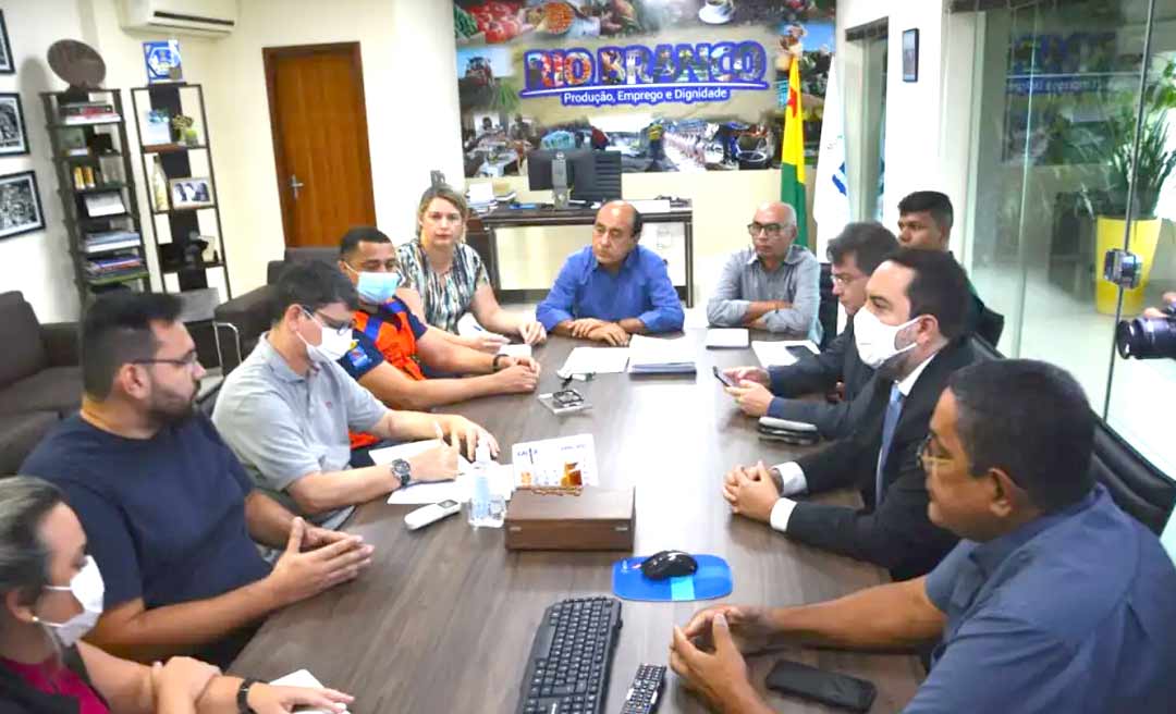 Prefeitura discute em reunião políticas habitacionais para Rio Branco