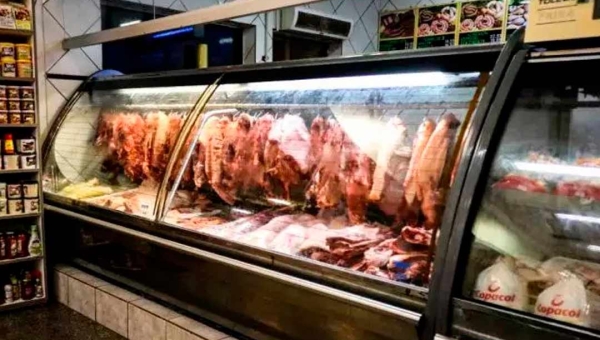 De olho nas carnes bovina e suína do Acre, missão peruana visita frigoríficos no estado, anuncia Cameli