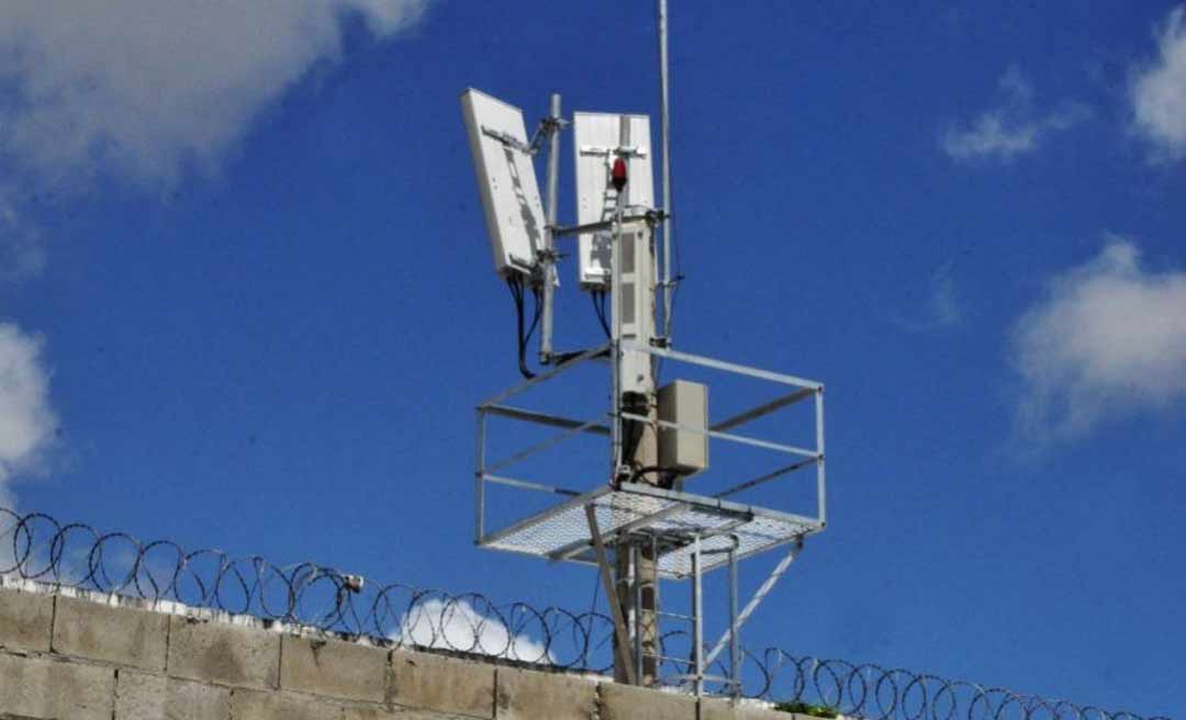 Roberto Duarte denuncia que presídio de segurança máxima está sem bloqueadores de sinal de celular