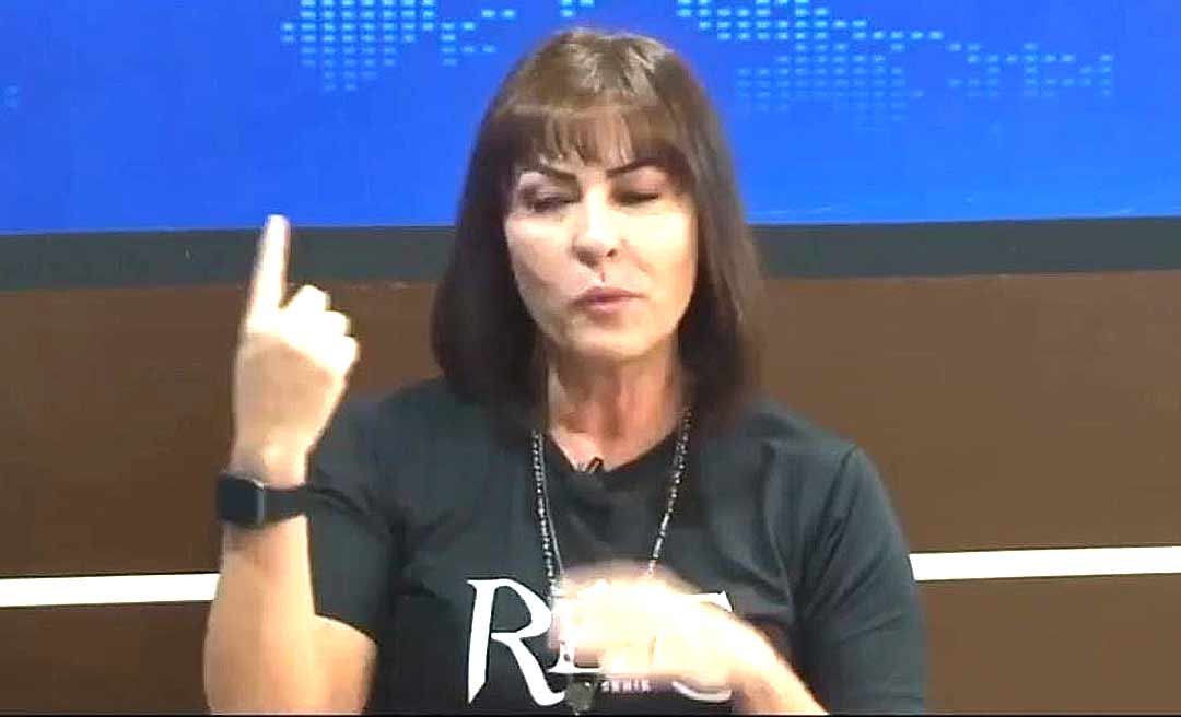 Ao tentar explicar ideologia de gênero nas escolas, Marcia Bittar cita exemplos da Escócia