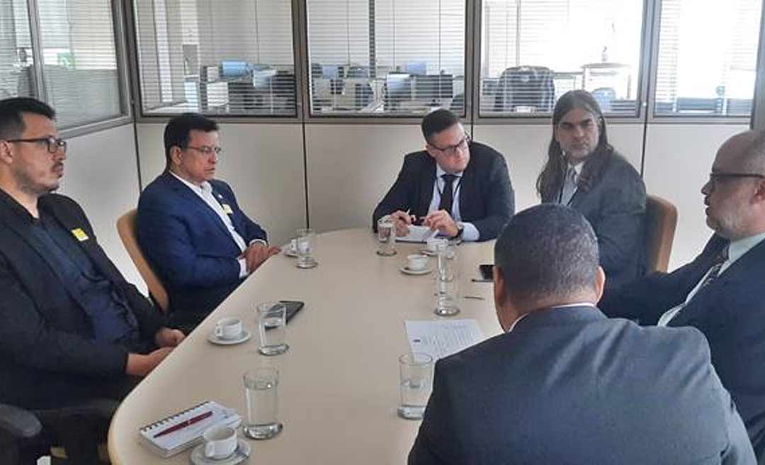 Em Brasília, deputado Gonzaga anuncia que regiões isoladas do Acre terão acesso a internet