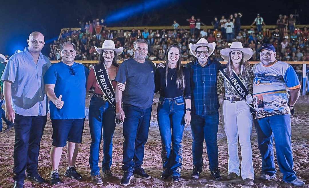 Governador Gladson Cameli prestigia final de rodeio em comemoração aos 45 anos de Mâncio Lima