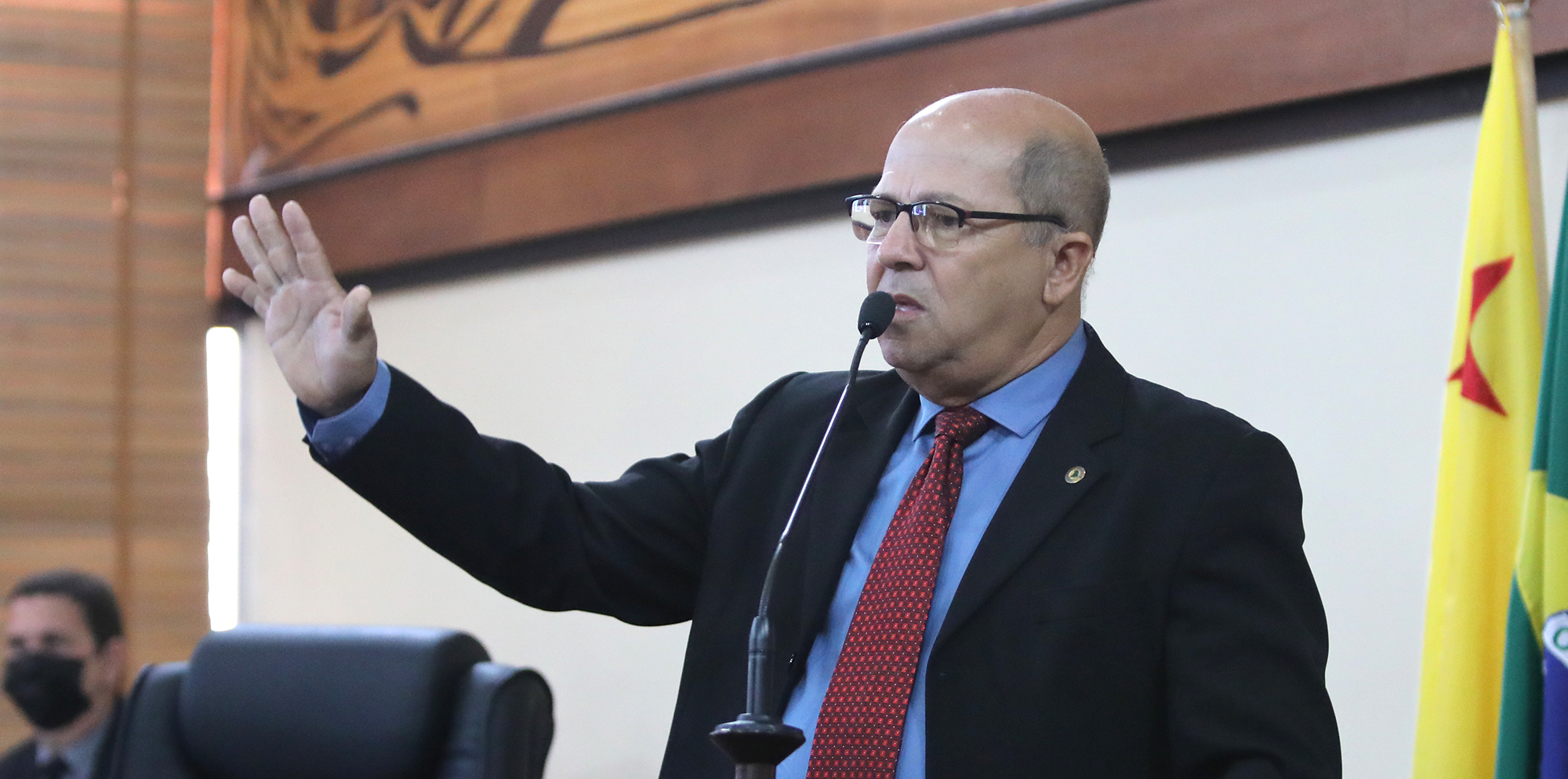 Jonas Lima elogia secretário Edivan Azevedo, mas afirma que não vota em Gladson