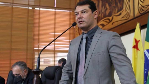 Roberto Duarte parabeniza o ingresso de novos alunos soldados na Polícia Militar