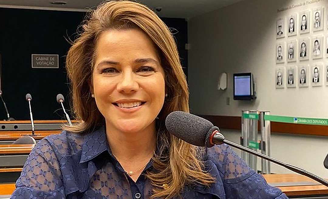 Mara Rocha anuncia liberação de R$ 4,3 milhões para atender a 17 municípios acreanos na área de saúde