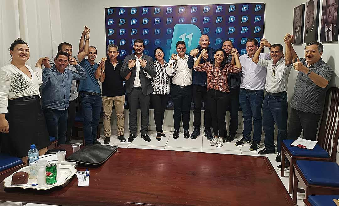 Tchau, Mailza - Em reunião no PP, deputados e cinco prefeitos do partido assinam nota pedindo governador como presidente da agremiação