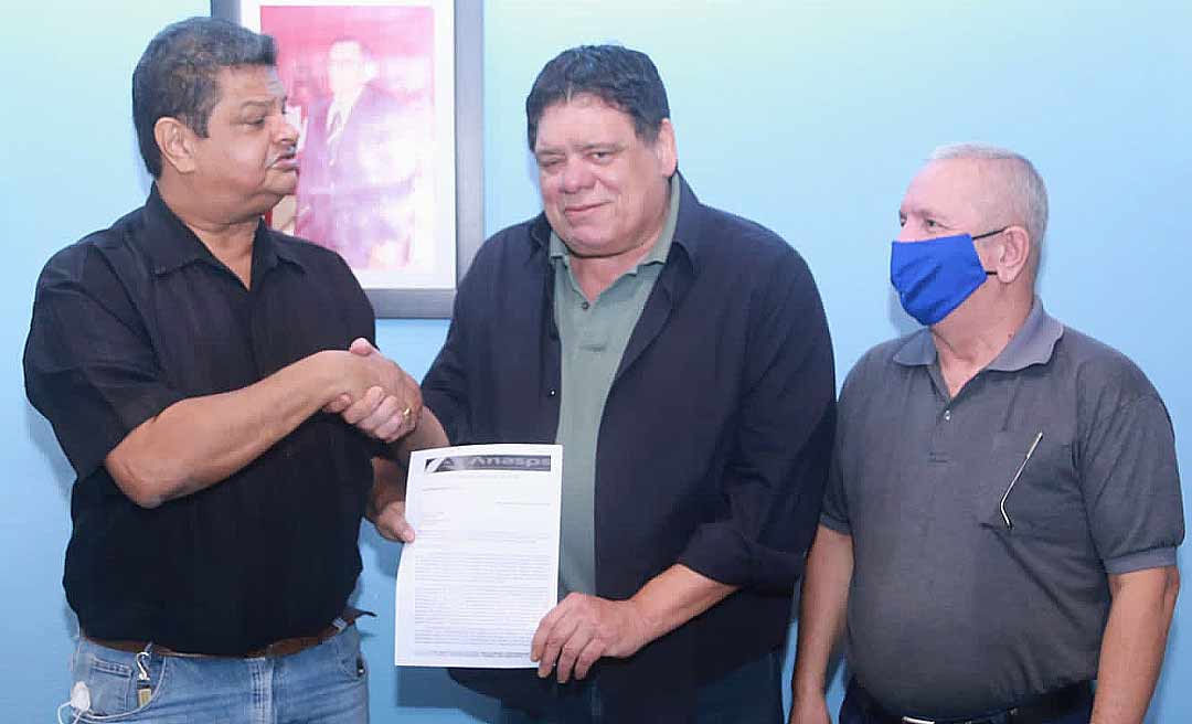 Flaviano recebe representantes do INSS no Acre e se compromete em elaborar PEC que torna funções em carreiras típicas de Estado