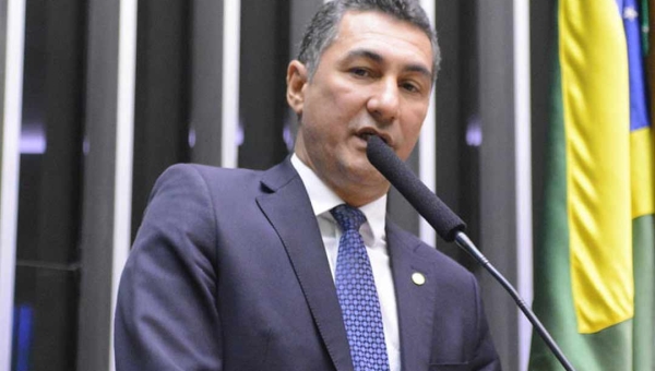 Jesus Sérgio apresenta projeto para suspender reajuste de 15,5% dos planos de saúde