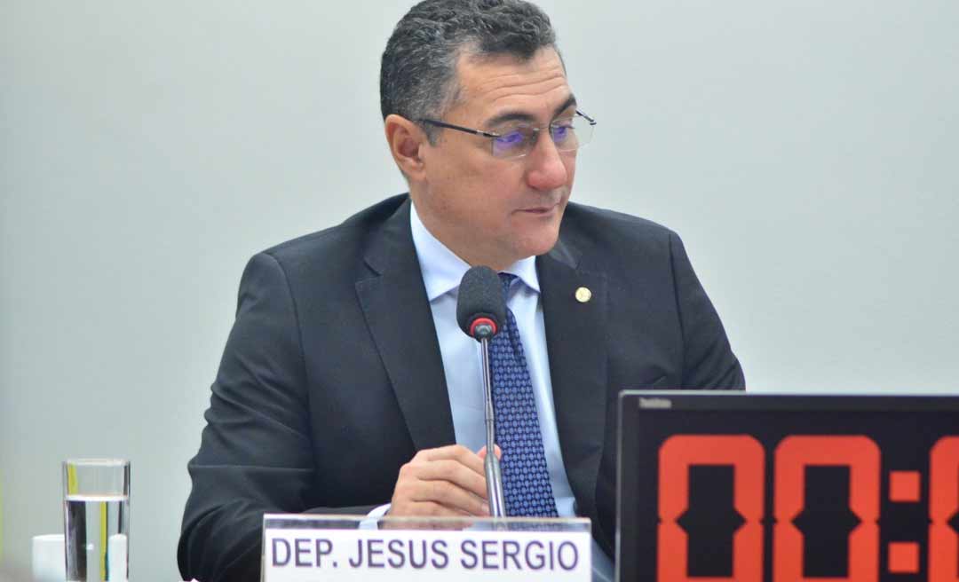 Comissão da Câmara aprova parecer do deputado Jesus Sérgio que permite criação e a comercialização de aves nativas