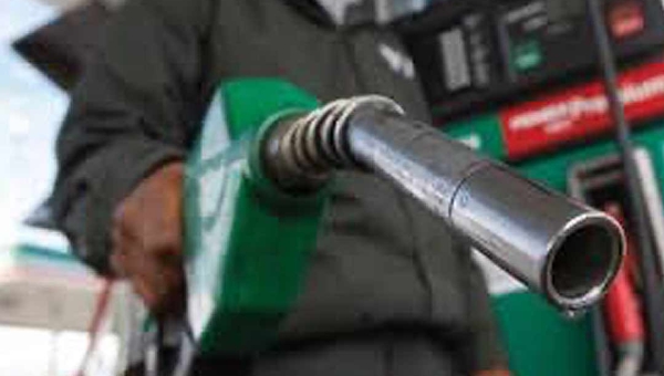 Petrobras reajusta preços da gasolina e do diesel; motivos seriam crise mundial e a guerra na Ucrânia