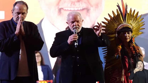 Lula resgata discurso no velório de Chico Mendes, em 1988, para homenagear Bruno e Dom