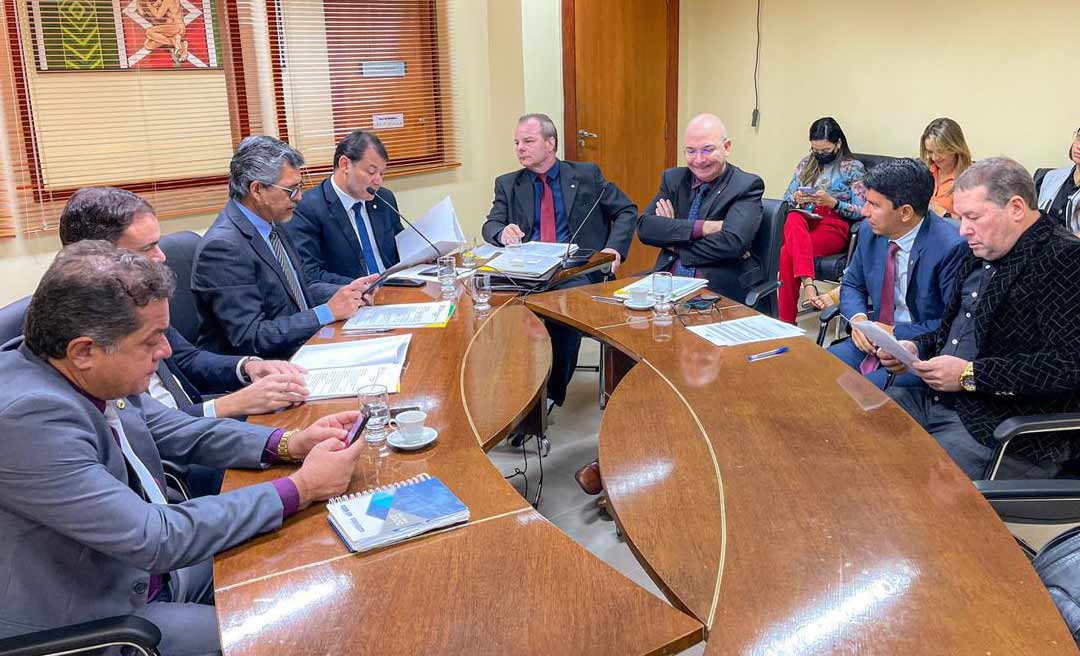 Comissões aprovam auxílio alimentação de 426 para servidores do ISE