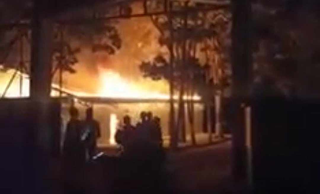 Sede da Verágua em Senador Guiomard pega fogo