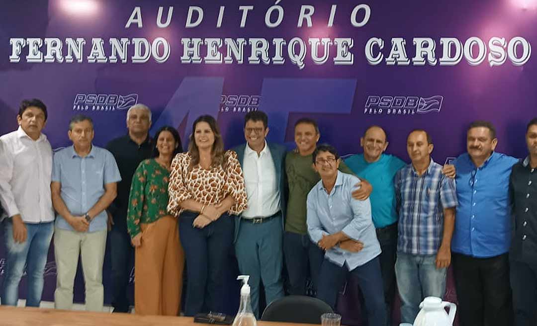 “O vice vai ser quem o Gladson quiser”, diz Marcio após reunião com o governador e nove partidos na sede do PSDB