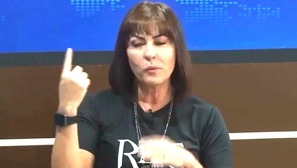 Ex-esposa do senador Bittar, Marcia Bittar promete fidelidade e força a Gladson