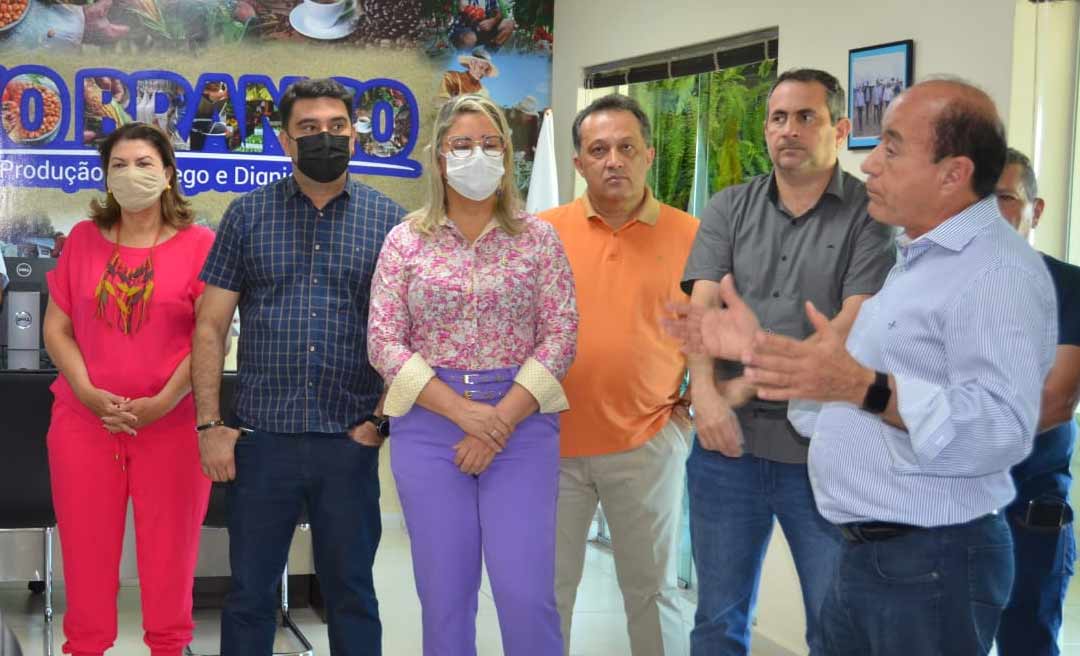 Em coletiva, prefeito Bocalom explica como será feito o pagamento do subsídio a empresa Ricco; “Estamos fazendo justiça com os mais pobres”